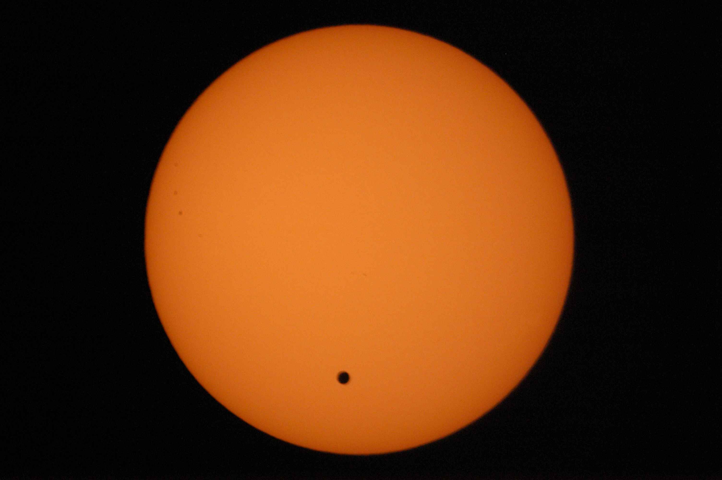 Диск солнца. Прохождение Венеры по диску солнца 2012. Venus Transit of съёмка. Transit of Venus. Venus in Transit.